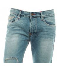 Plus que 6 exemplaires de ce jean Kaporal homme pas cher (49,90 euros) chez Génération jeans...